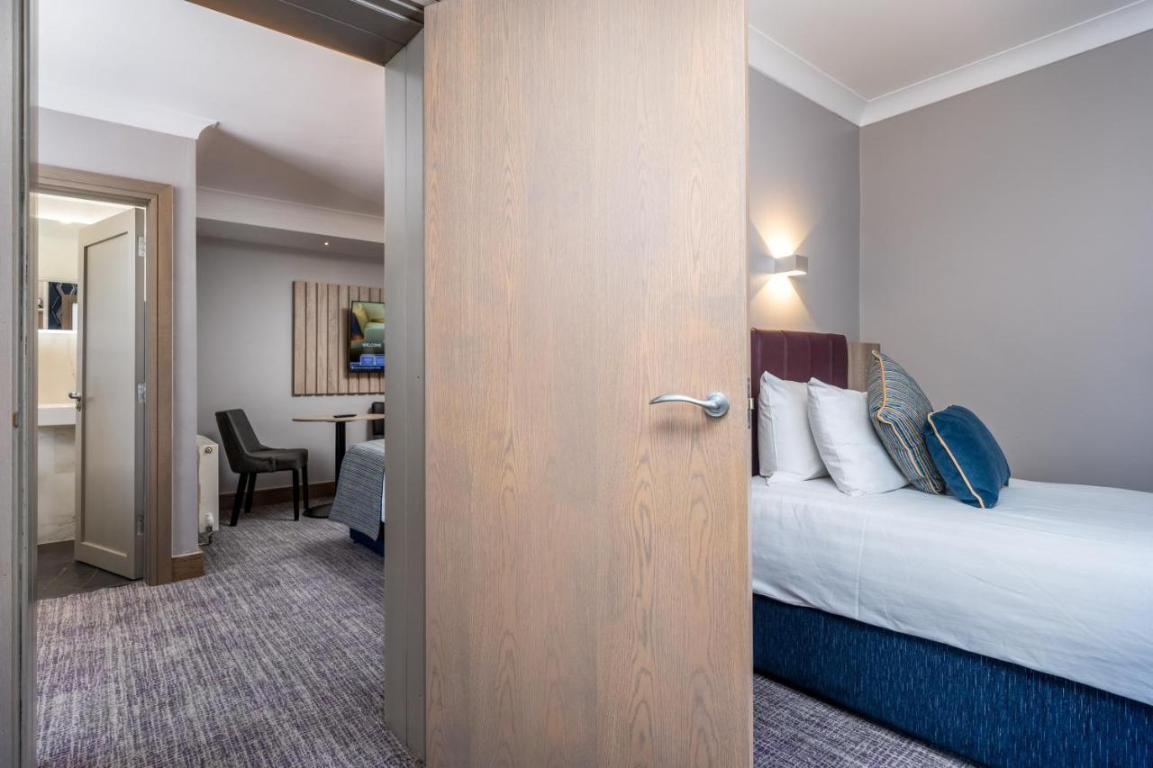 Rochestown Lodge Hotel Dun Laoghaire Exterior foto
