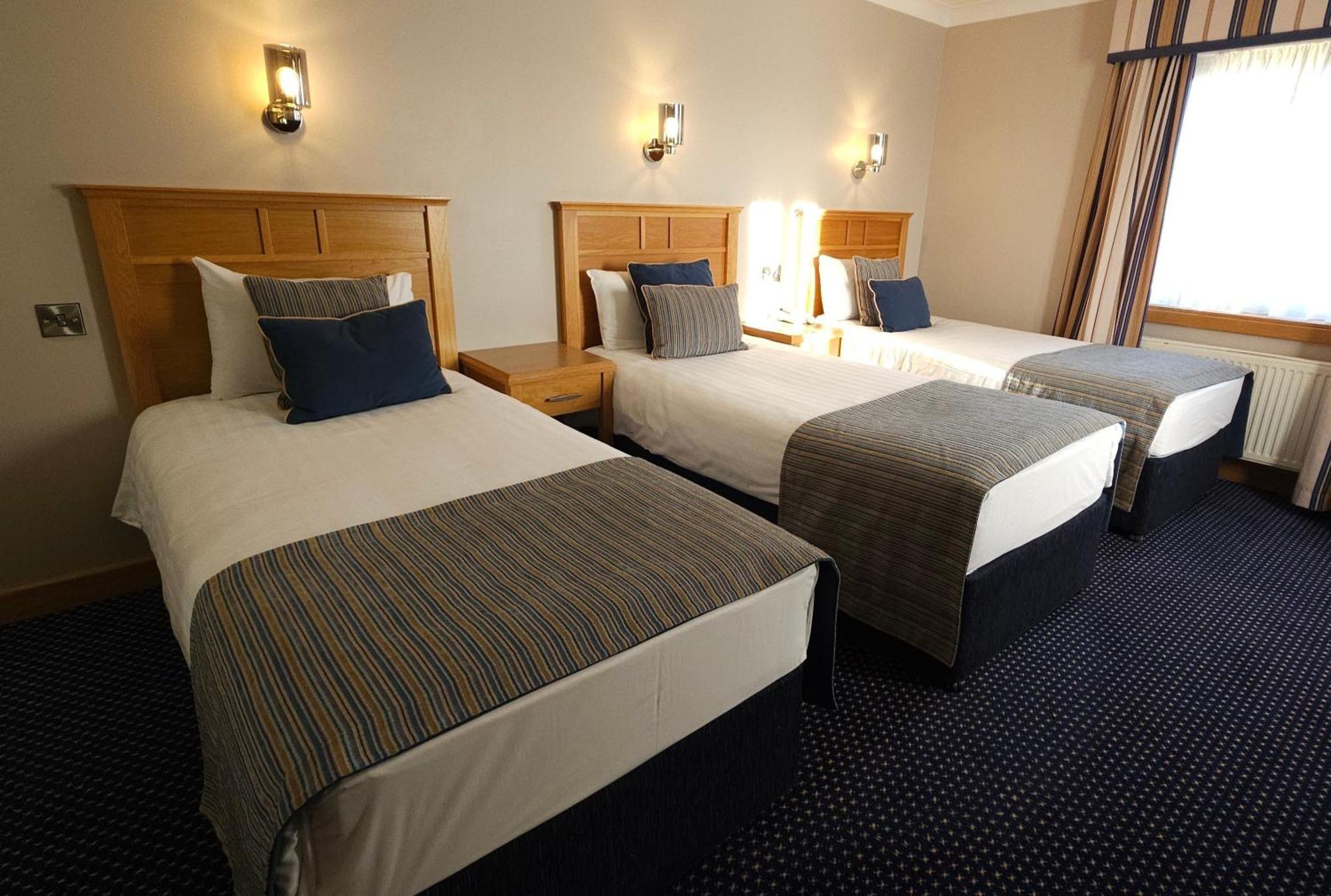 Rochestown Lodge Hotel Dun Laoghaire Exterior foto