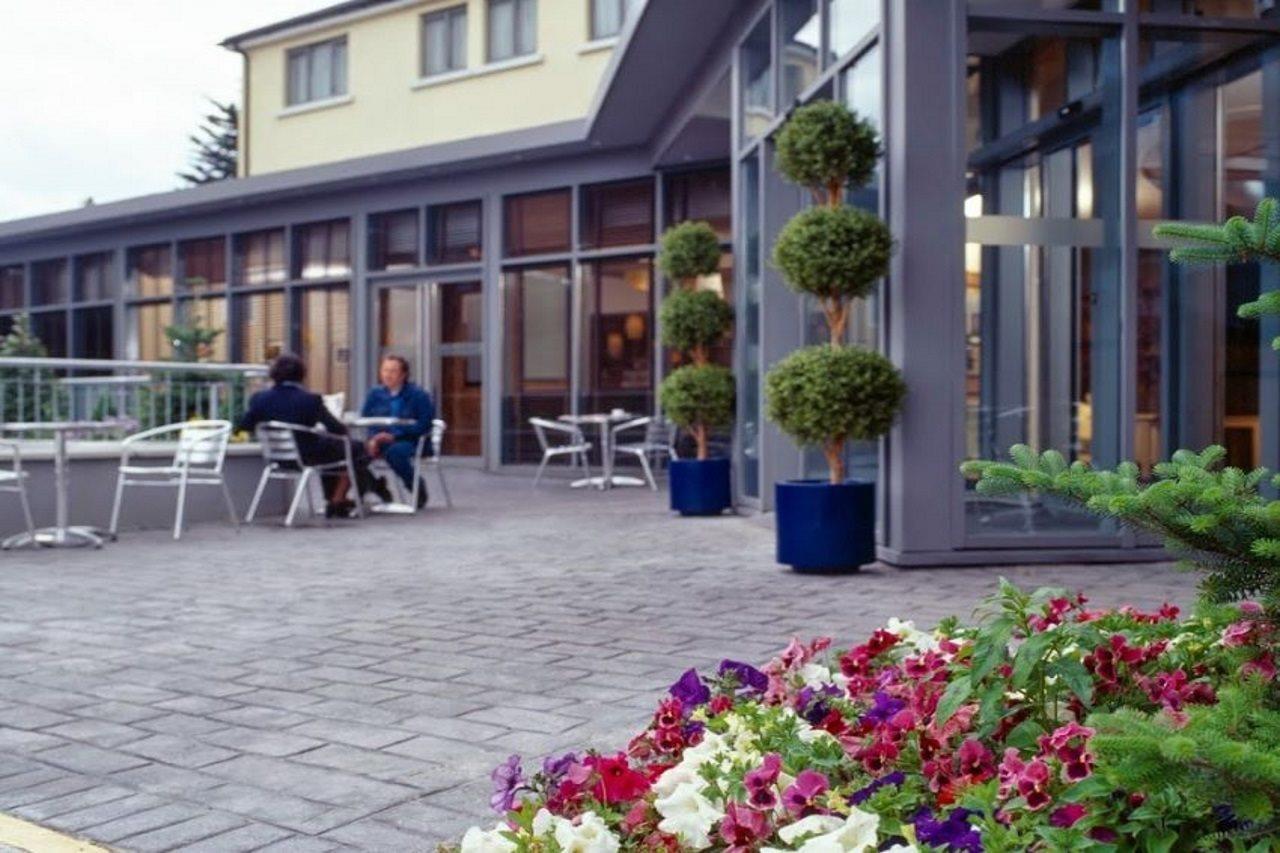 Rochestown Lodge Hotel Dun Laoghaire Exterior foto